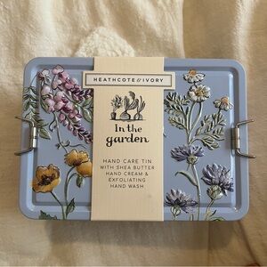 Heathcote & Ivory Floral Hand Care Tin